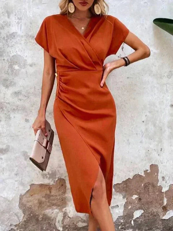Stylowa pomarańczowa sukienka midi z dekoltem w serek - Ruby-S-Trend Polska