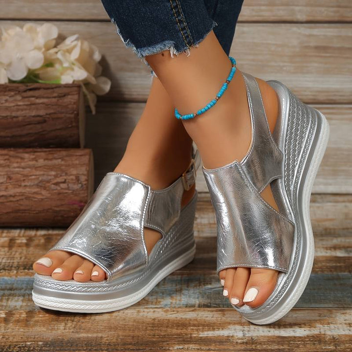 Stylowe damskie ortopedyczne letnie buty na koturnie z frędzlami – Tilda-36-Srebrny-Trend Polska