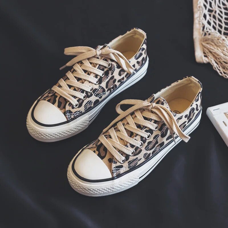 Stylowe damskie sneakersy w panterkę – Savannah-35-Trend Polska