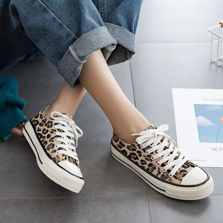 Stylowe damskie sneakersy w panterkę – Savannah-35-Trend Polska