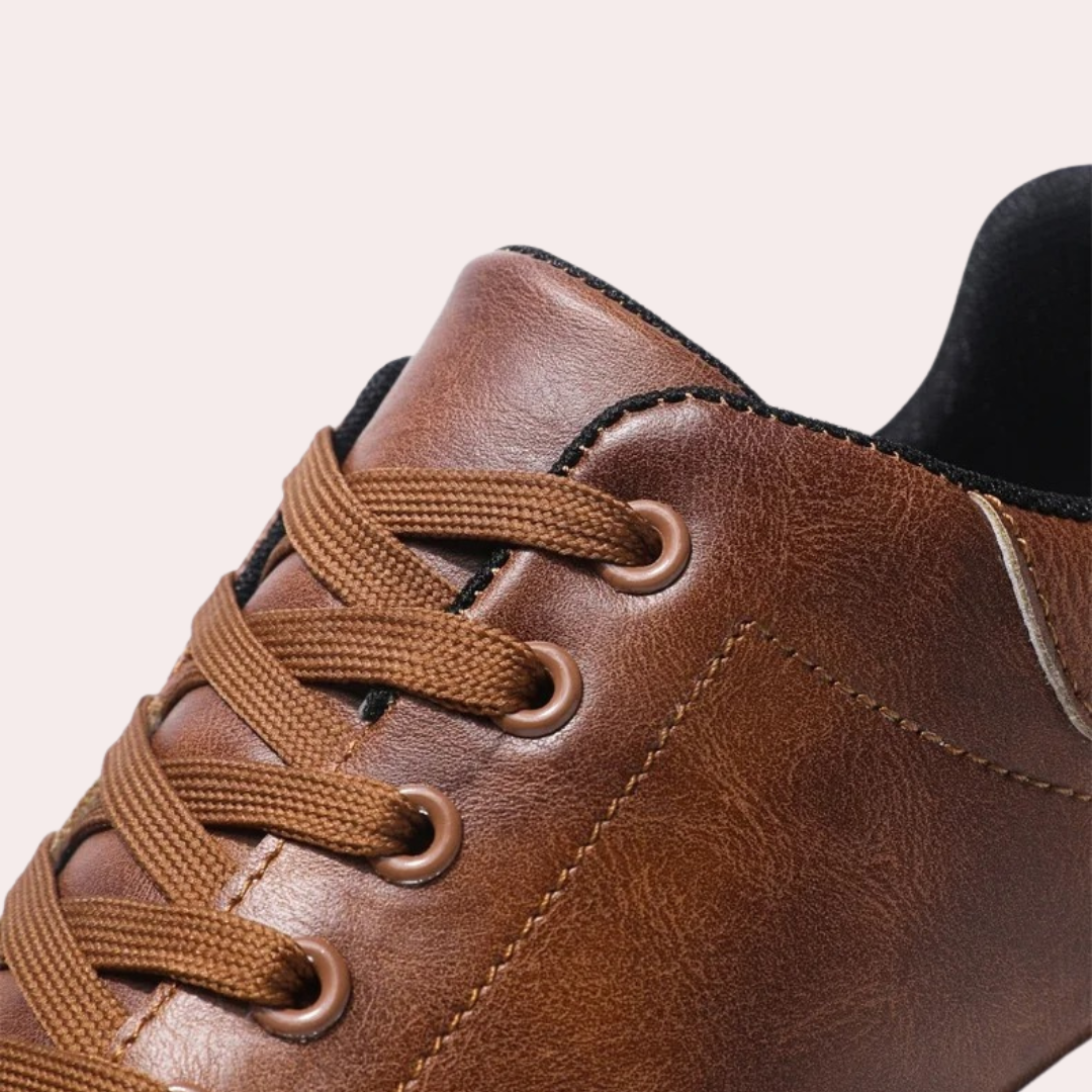 Stylowe skórzane buty męskie - Matteo-Ciemnobrązowy-39-Trend Polska