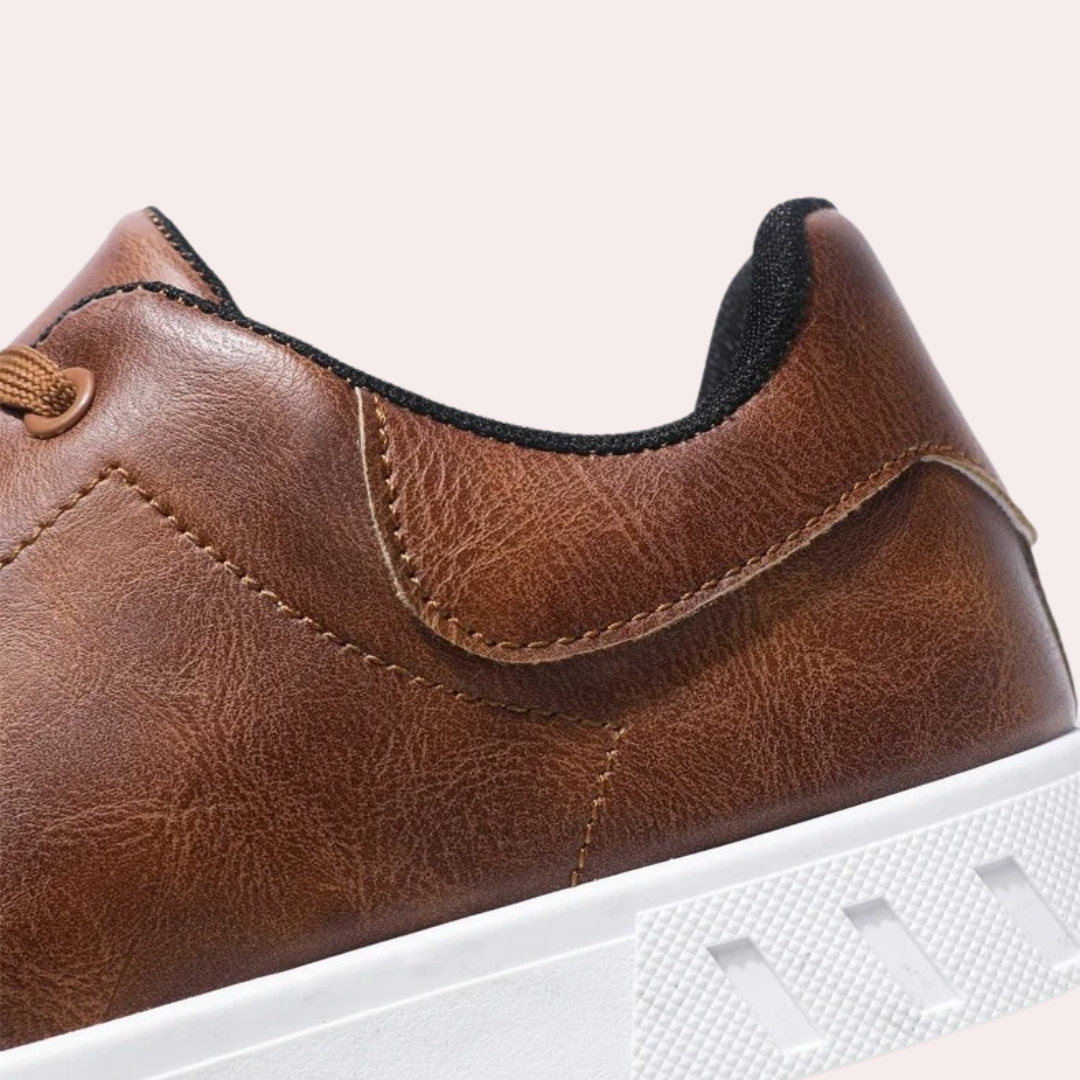 Stylowe skórzane buty męskie - Matteo-Ciemnobrązowy-39-Trend Polska