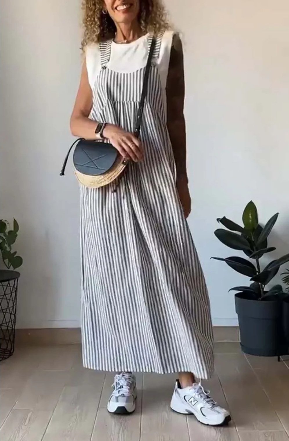 Stylowy casualowy kombinezon w paski z wygodnym krojem – Liana-Szary-S-Trend Polska