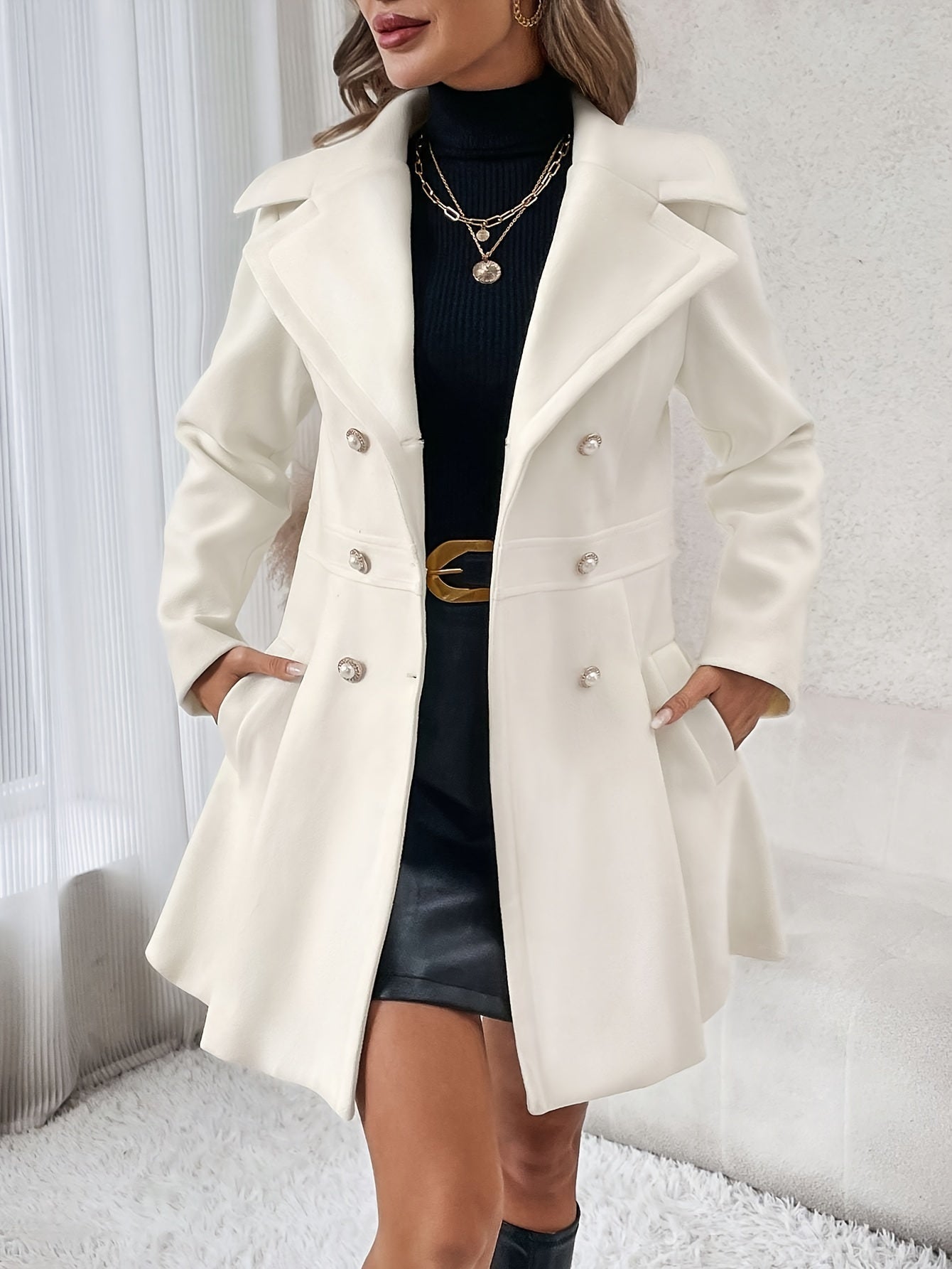 Stylowy płaszcz flare z podwójnymi guzikami - Isadora-Biały-S-Trend Polska