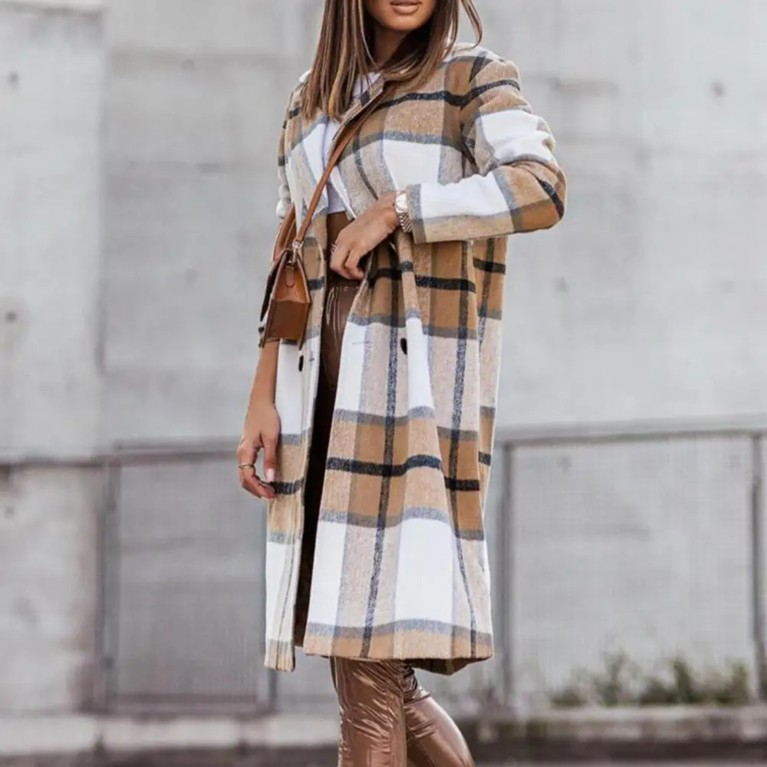 Stylowy Wełniany Płaszcz w Kratę dla Dams - Margot-Brązowo-biały-S-Trend Polska