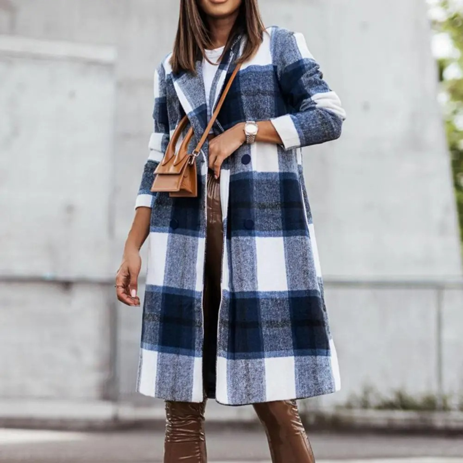 Stylowy Wełniany Płaszcz w Kratę dla Dams - Margot-Niebiesko-biały-S-Trend Polska