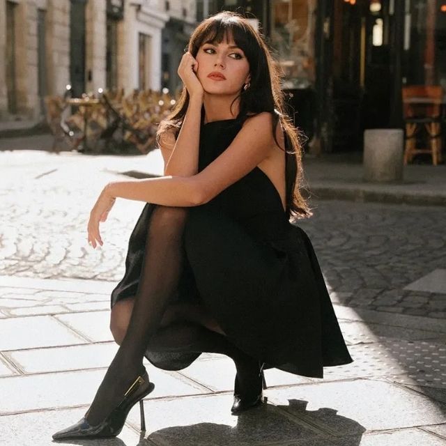 Sukienka koktajlowa z satyny o kroju flare - Valeria-Czarny-XS-Trend Polska
