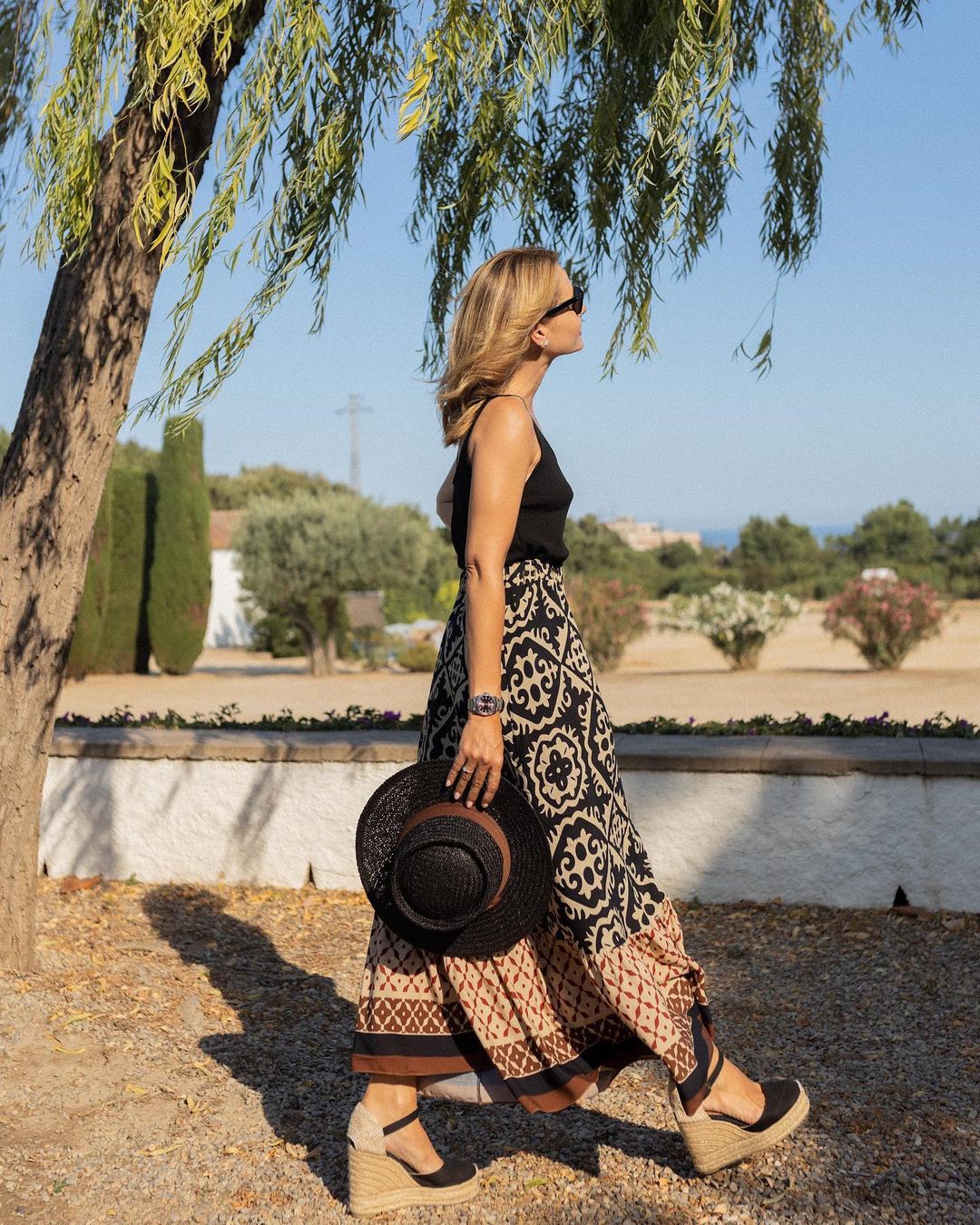Sukienka maxi w stylu boho z drukowanym wzorem, luźnym krojem i frędzlami – Yalina-Zielony-S-Trend Polska