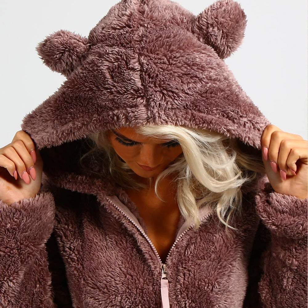 Supermiękka kombinezon polarowy z uszami misia - BearHug-Różowy-S-Trend Polska