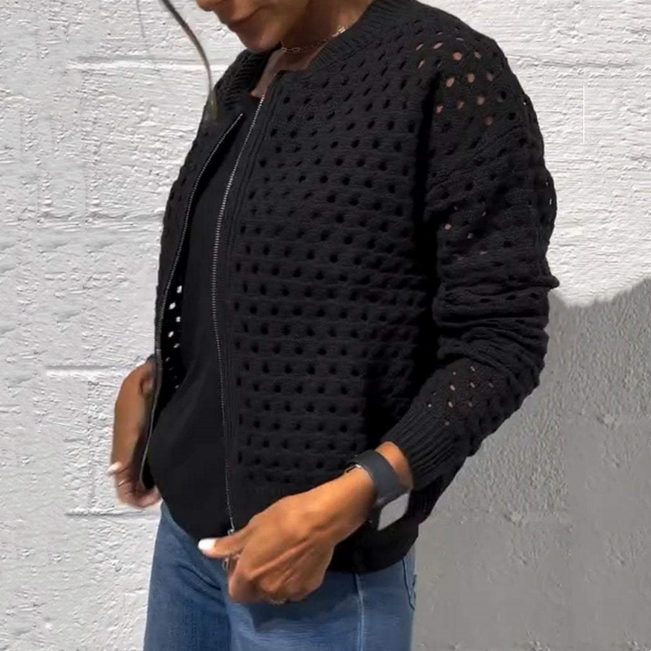 Sweter z zamkiem błyskawicznym i przewiewną strukturą – Fenja-Czarny-S-Trend Polska