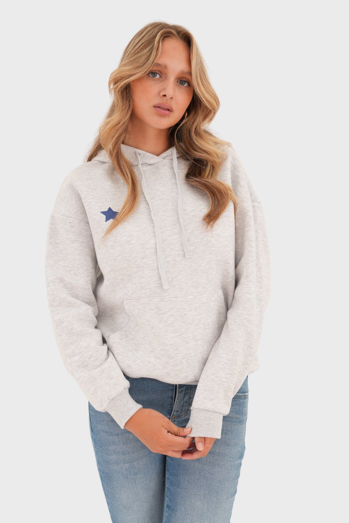 Szara damska bluza z zabawnym nadrukiem gwiazd - LunaStar-XS-Trend Polska
