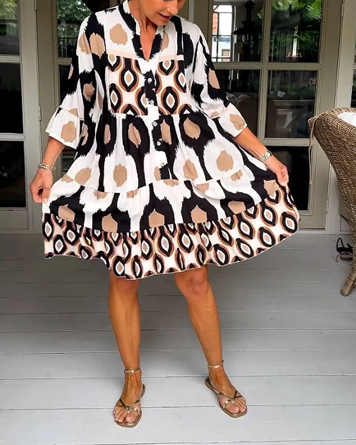 Trendy krótka sukienka z abstrakcyjnym nadrukiem i luźnym krojem – Liora-Brązowy-S-Trend Polska