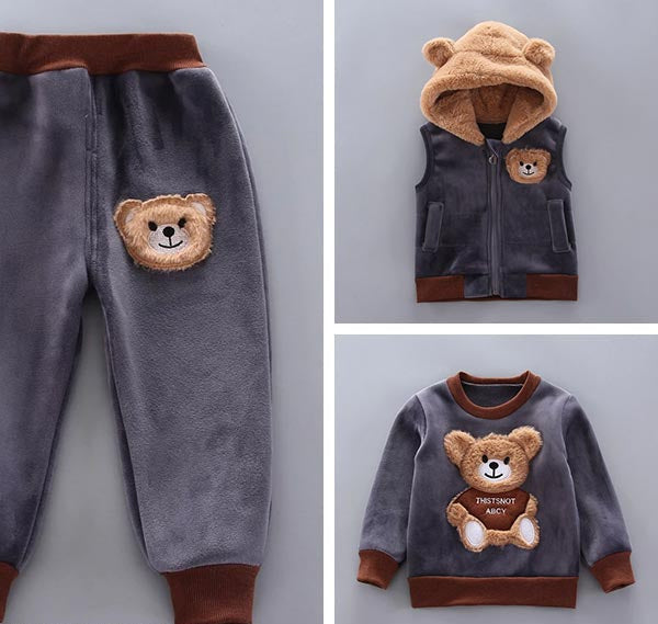 Trzyczęściowy zestaw dla niemowląt i małych dzieci z motywem misia – BearHugs-Niebieski-6-9 Miesięcy (68-74 cm)-Trend Polska