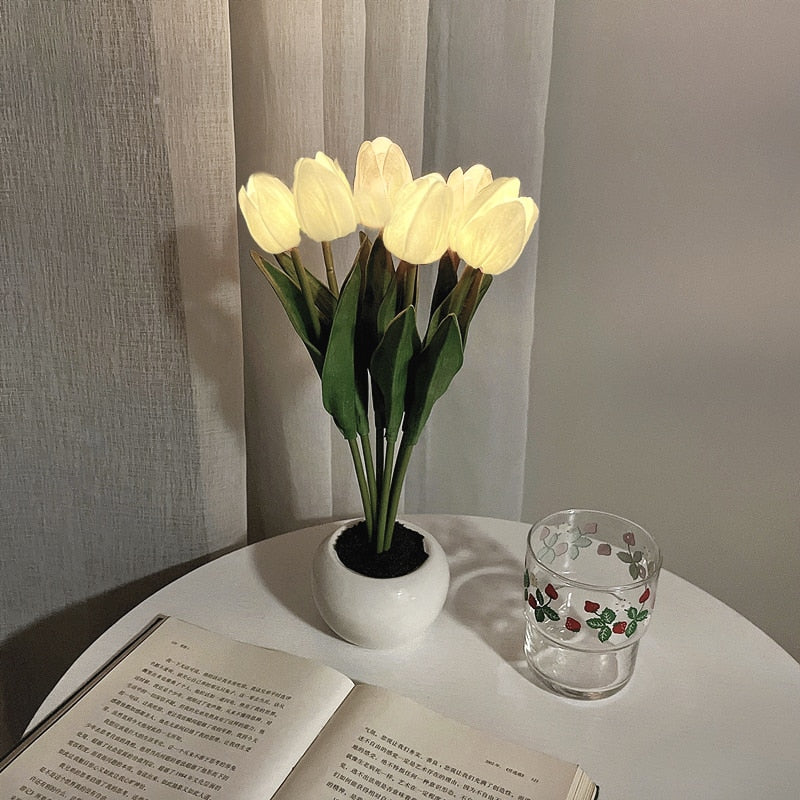 Tulipanowa lampka nocna - LumiTulip-6 Białe-Baterie-Trend Polska