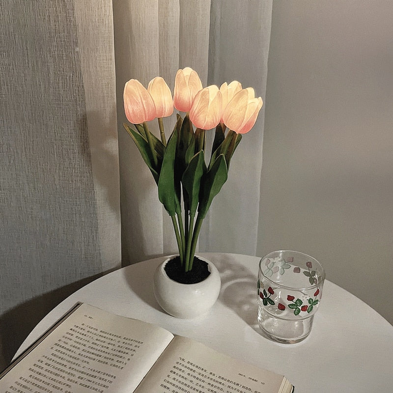 Tulipanowa lampka nocna - LumiTulip-6 Róż-Baterie-Trend Polska