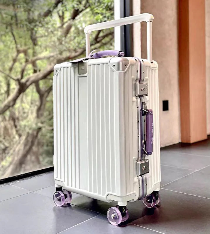 Twarda walizka – Valencia Voyager-Czarny Fioletowy-S (39 L)-Trend Polska