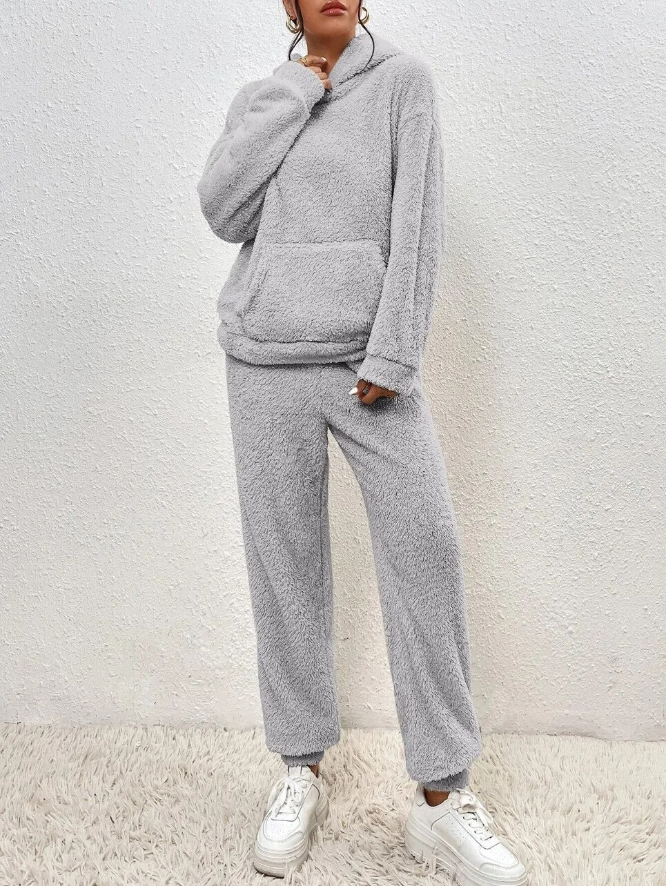 Ultra-wygodny pasiasty dres z kapturem - Lana-Biały-XS-Trend Polska