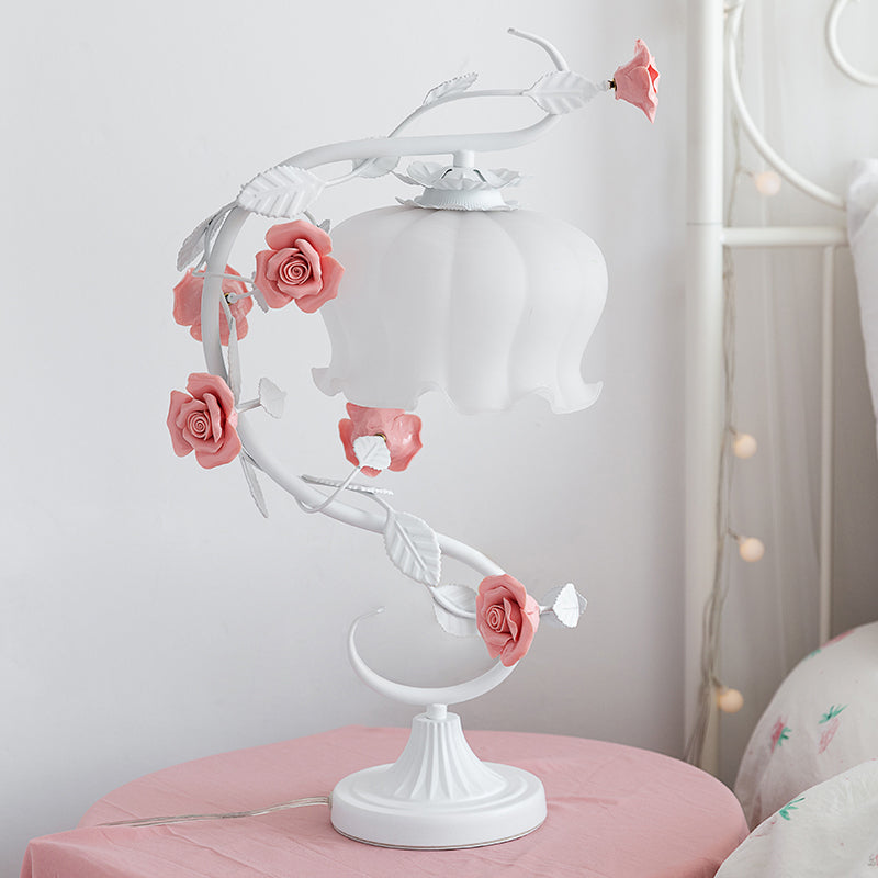 Urokliwa Lampa oświetlająca różami - Rosa-Biały-Trend Polska