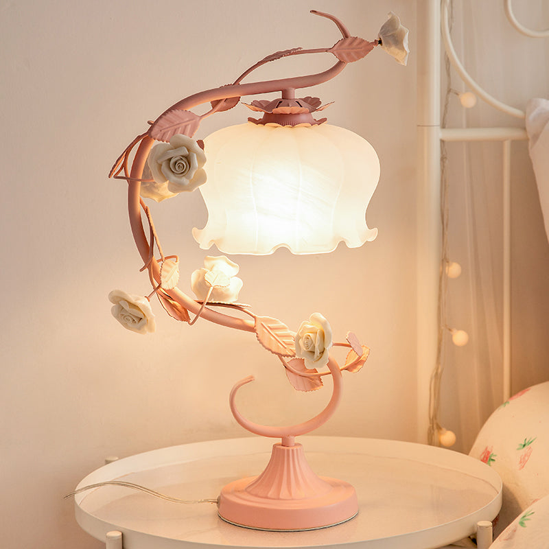 Urokliwa Lampa oświetlająca różami - Rosa-Różowy-Trend Polska