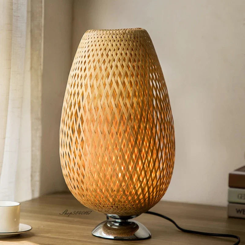 Vintage Lampa na stół z bambusa - TimberGlow-Mała drewniana stopka H36 cm * B23 cm-Trend Polska