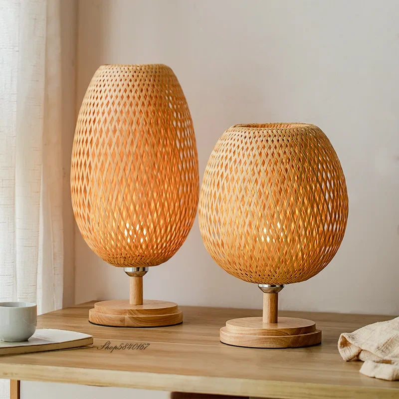Vintage Lampa na stół z bambusa - TimberGlow-Mała drewniana stopka H36 cm * B23 cm-Trend Polska