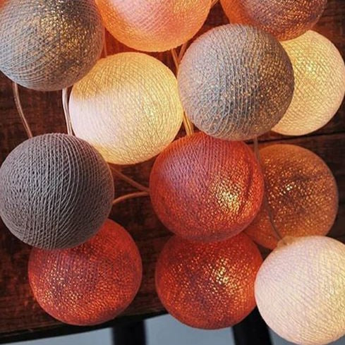 Wesoła bawełniana świecąca lina z kulkami - LumiBall-Burgundia-1,5 metra 10 lampków-USB-Trend Polska