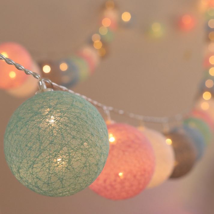 Wesoła bawełniana świecąca lina z kulkami - LumiBall-Słodycze-1,5 metra 10 lampków-USB-Trend Polska