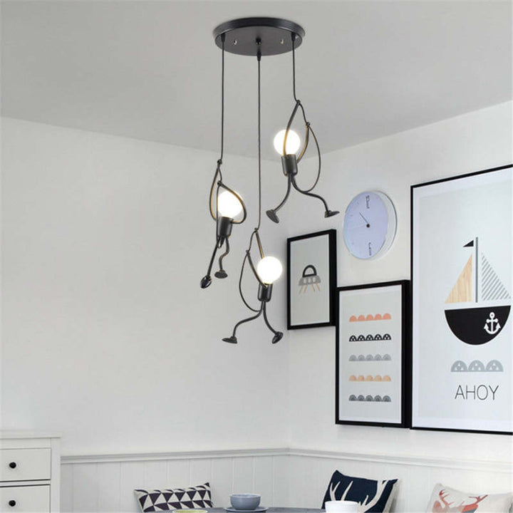 Wesoła Lampa Ścienna w Kształcie Lalki - RetroGlow-3 lampy w okręgu-Trend Polska